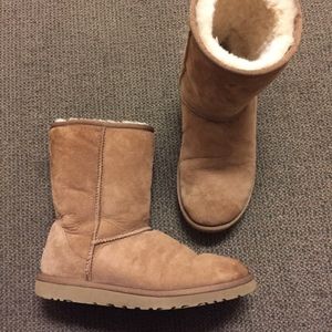 UGG Classic Short Boot